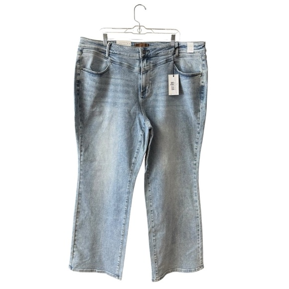 NEW Judy Blue Retro Wide Leg Jean Plus Size 24W Light Wash Tummy Control Stretch - Picture 4 of 11